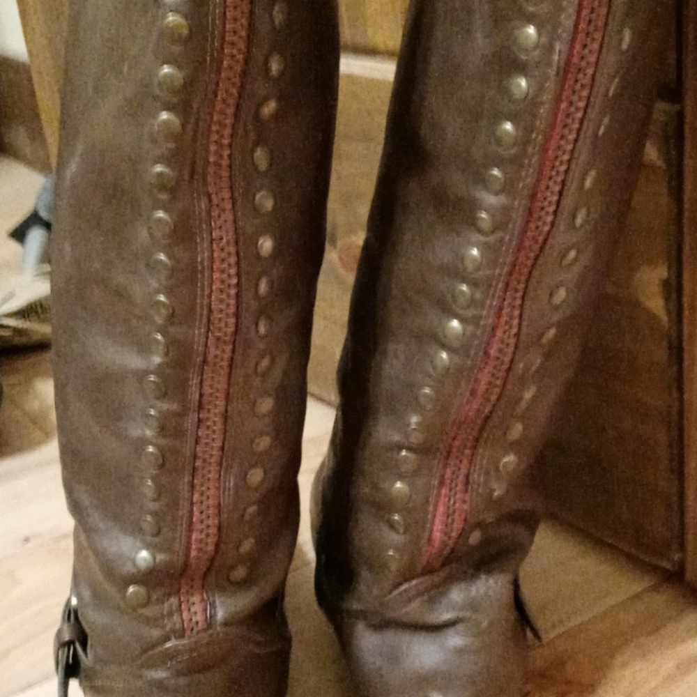 Riding boots